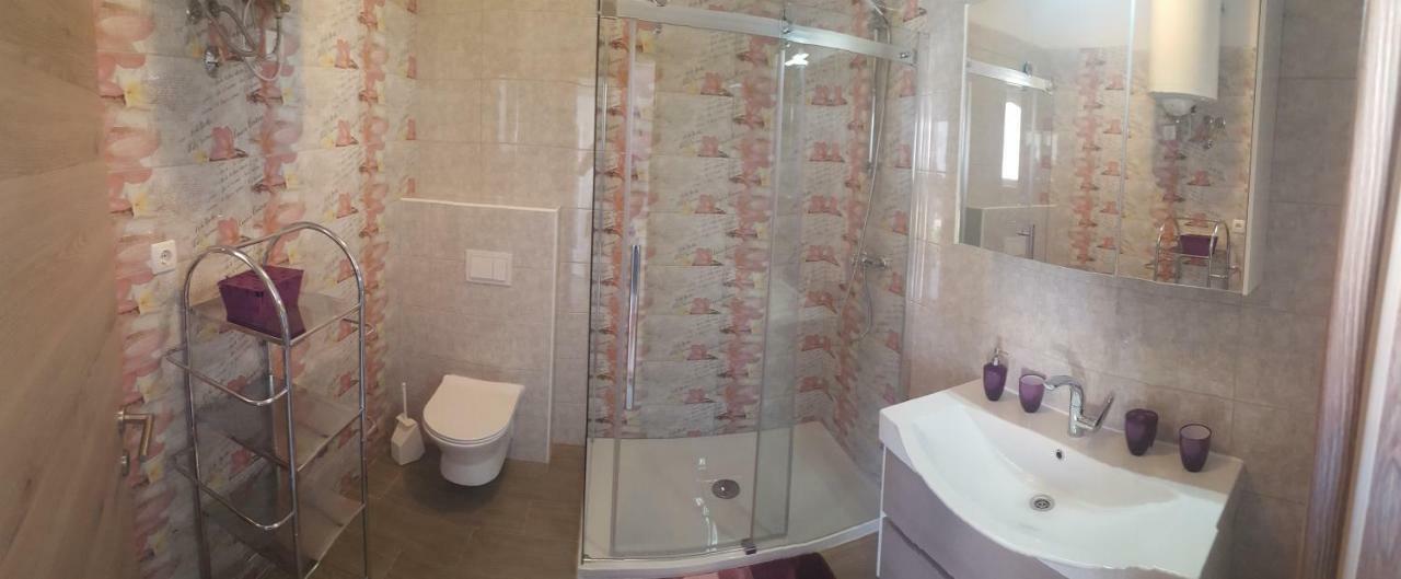 Apartmani Slavica Rab Town Esterno foto