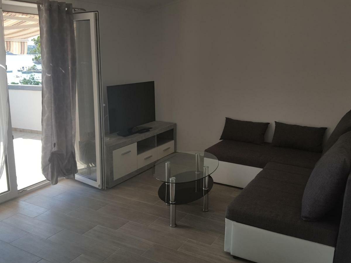 Apartmani Slavica Rab Town Esterno foto
