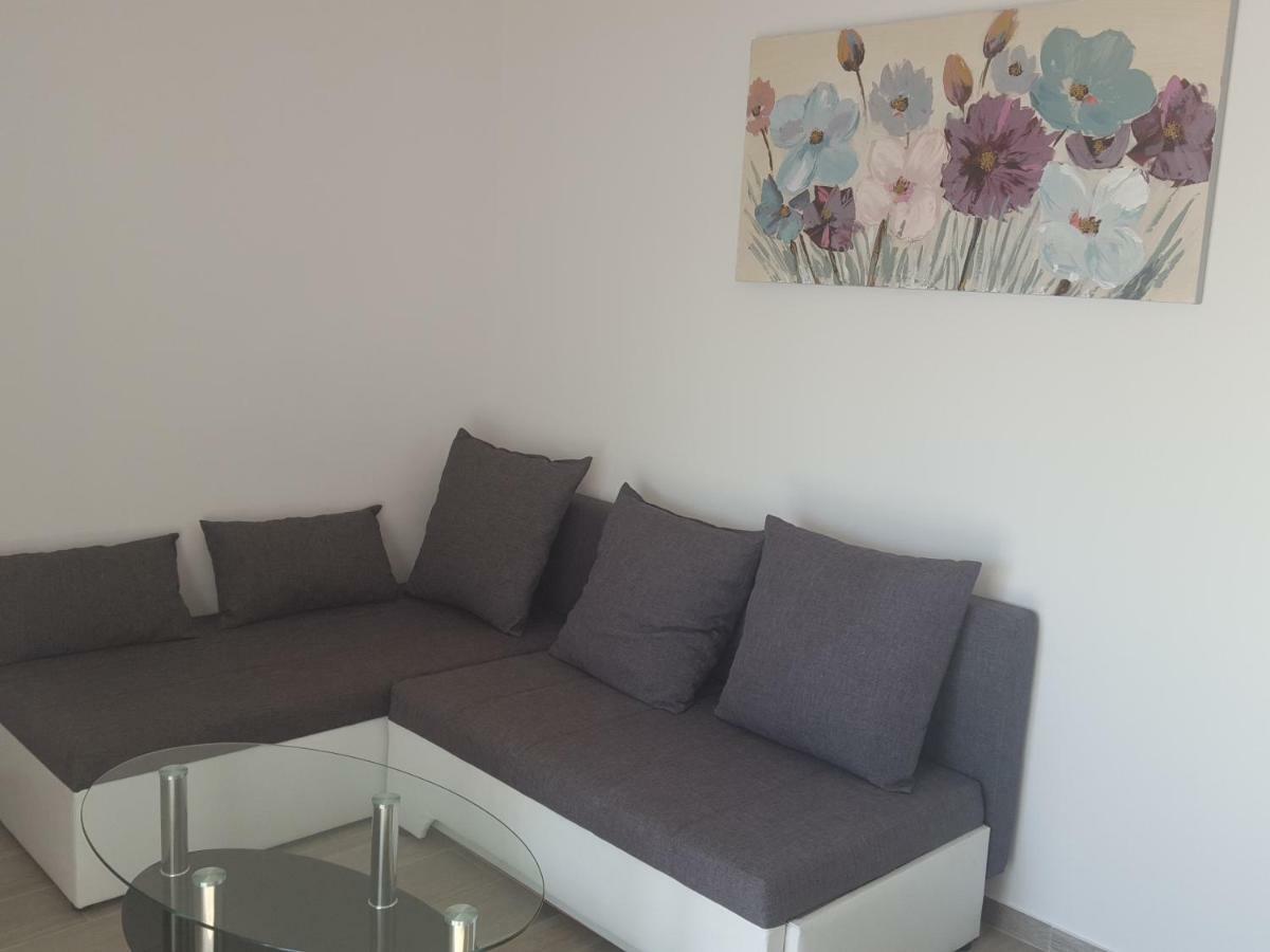 Apartmani Slavica Rab Town Esterno foto