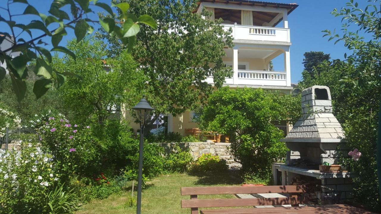 Apartmani Slavica Rab Town Esterno foto