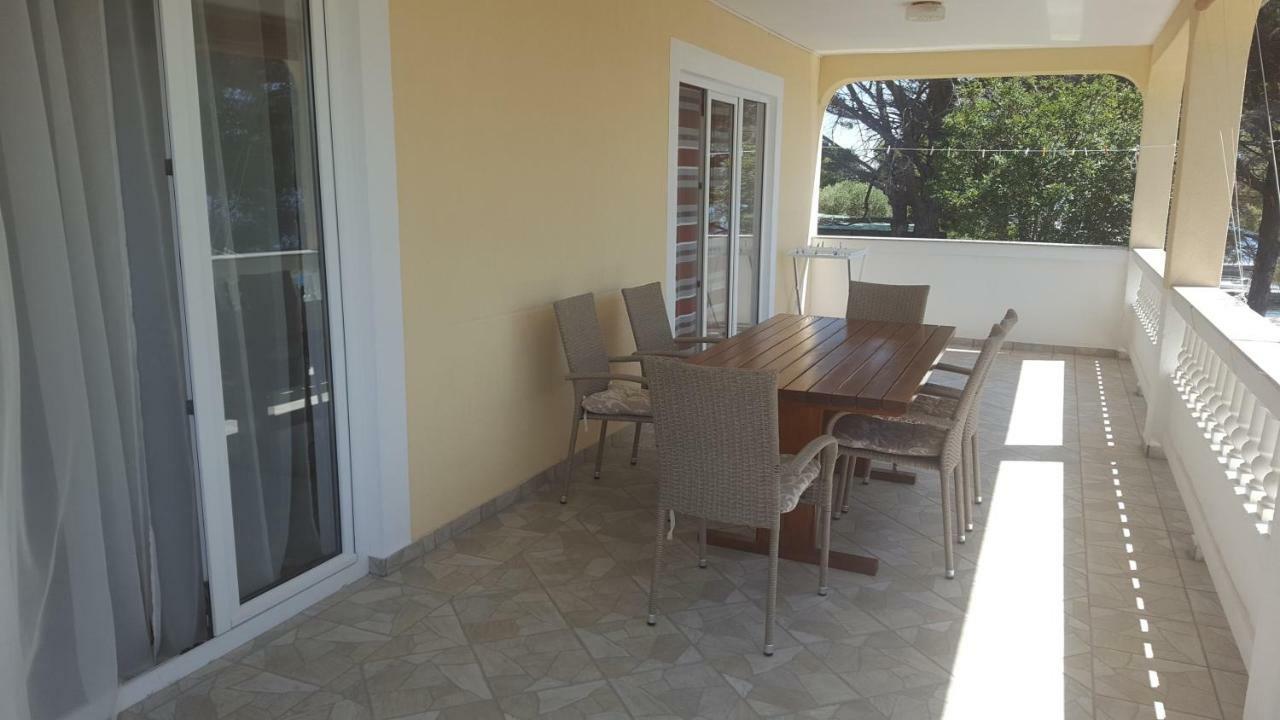 Apartmani Slavica Rab Town Esterno foto