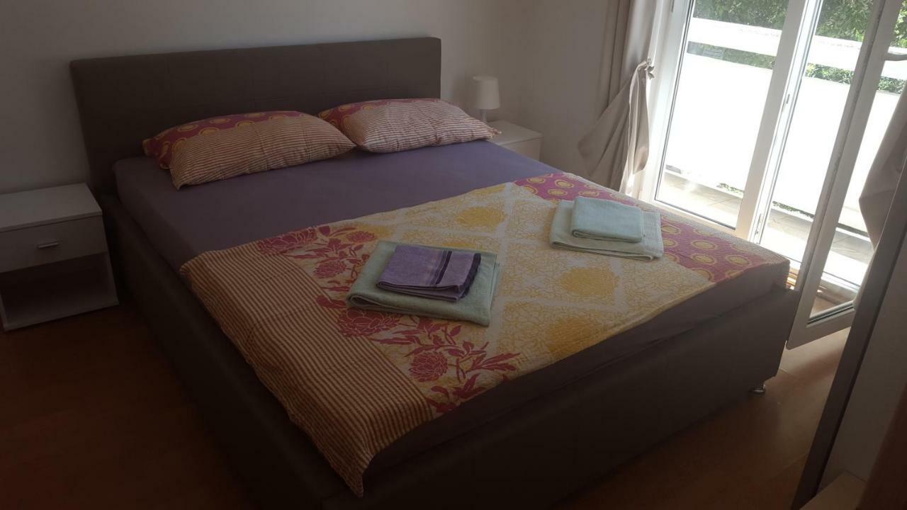 Apartmani Slavica Rab Town Esterno foto