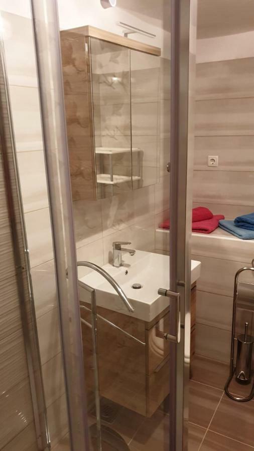Apartmani Slavica Rab Town Esterno foto