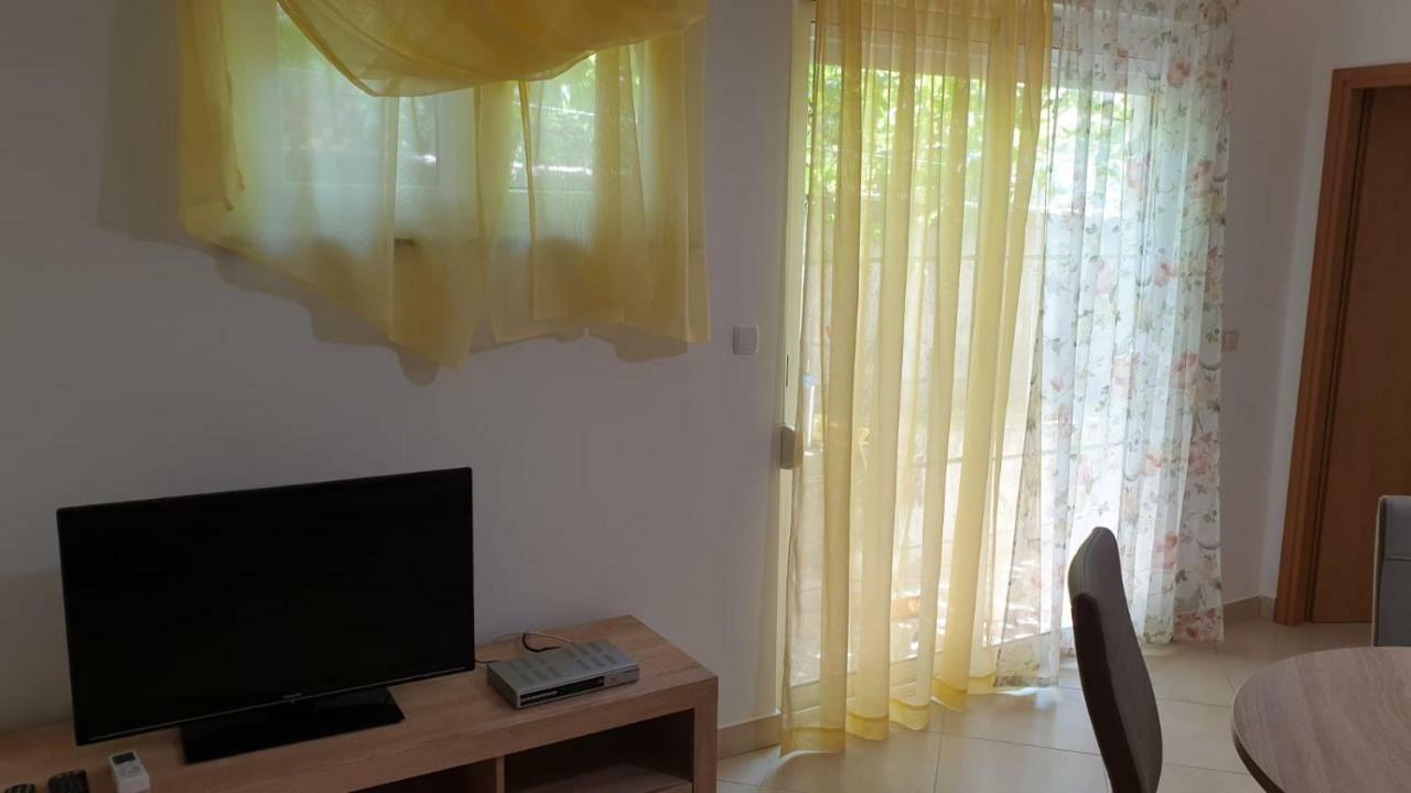 Apartmani Slavica Rab Town Esterno foto