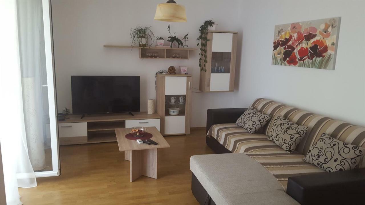 Apartmani Slavica Rab Town Esterno foto