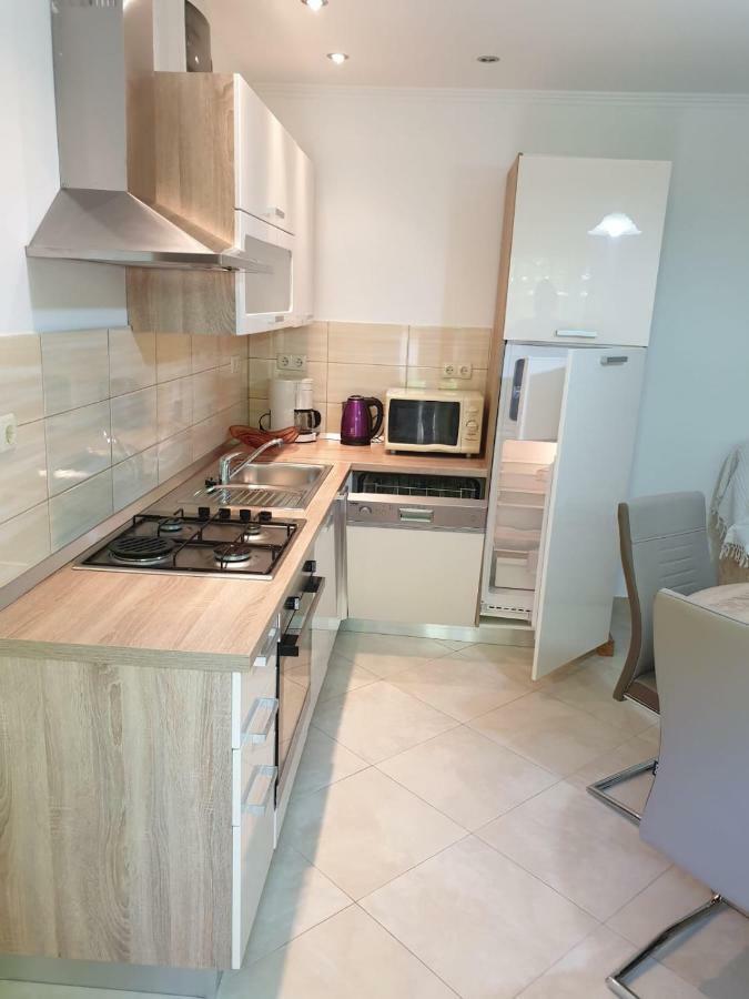 Apartmani Slavica Rab Town Esterno foto