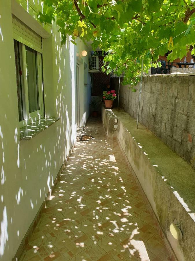 Apartmani Slavica Rab Town Esterno foto