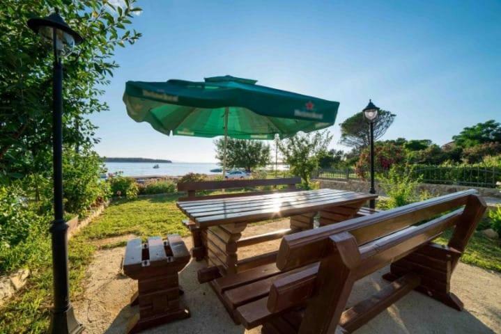 Apartmani Slavica Rab Town Esterno foto